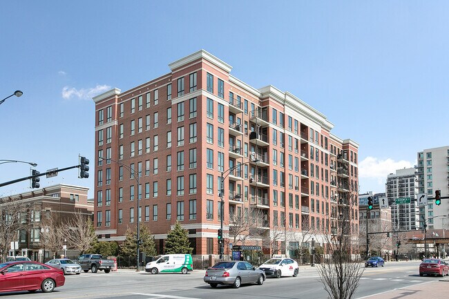 Building Photo - 343 W Old Town Ct