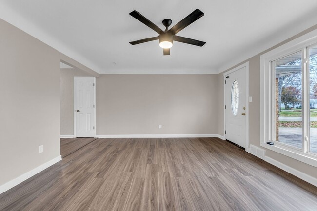 Building Photo - 6775 Middlebrook Blvd