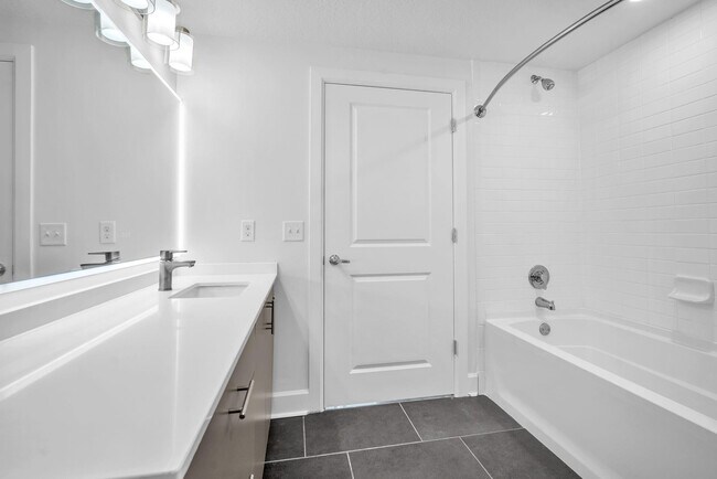 Building Photo - 4515 Main St