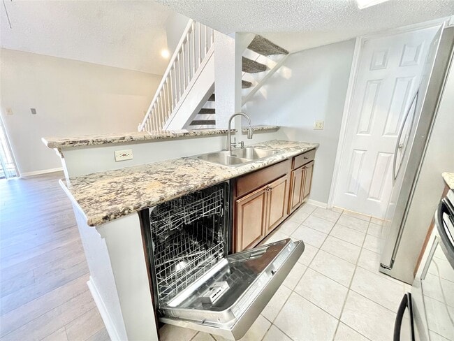 Building Photo - 2300 Old Spanish Trl