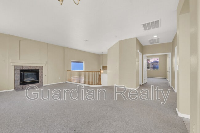 Building Photo - 224 Emerald Vista Way
