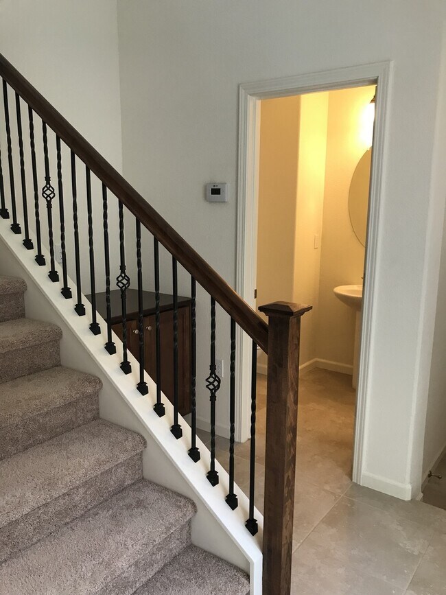 Building Photo - Two story home in Mountain House!