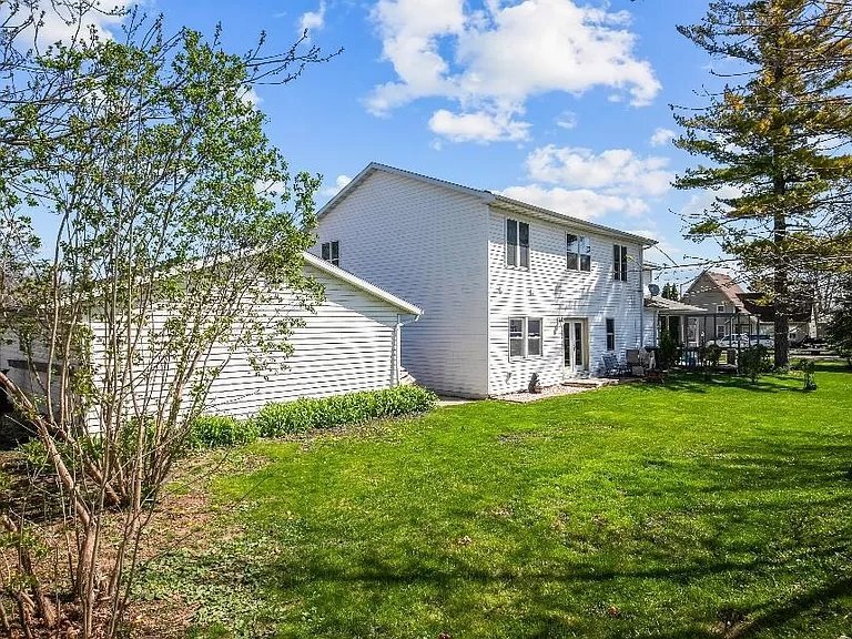 Building Photo - 225 Prospect St