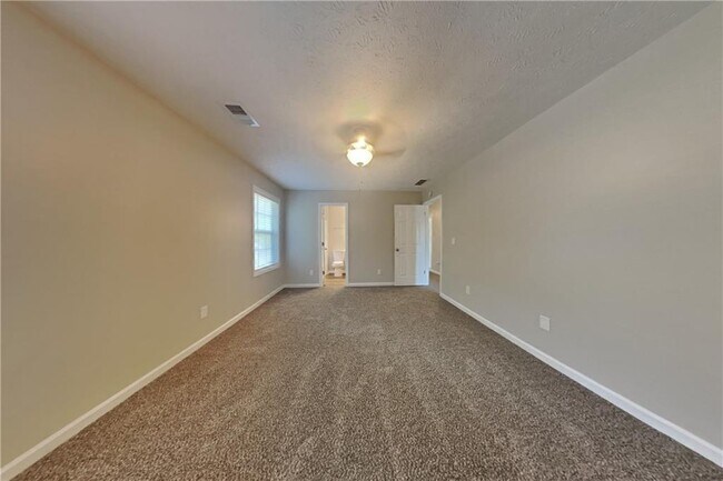 Building Photo - 3282 Summit Glen Dr