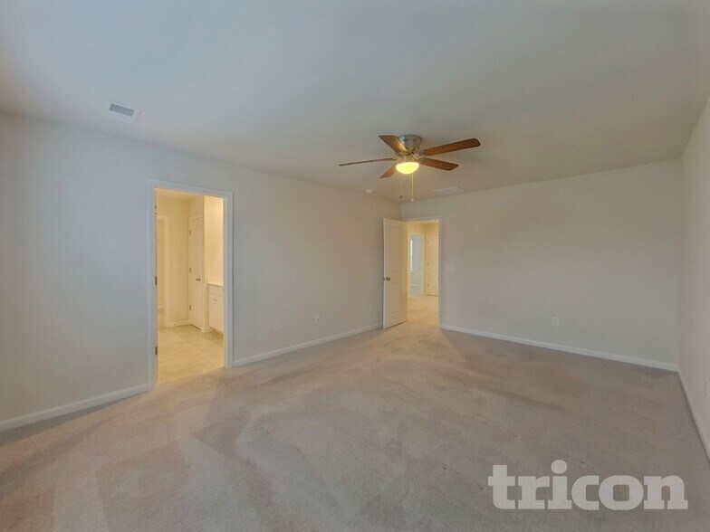 Building Photo - 112 Fennec Dr