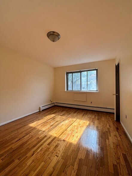 Building Photo - 2813 Gunther Ave