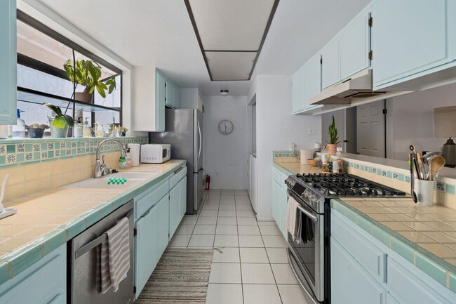 Building Photo - 12726 Mitchell Ave