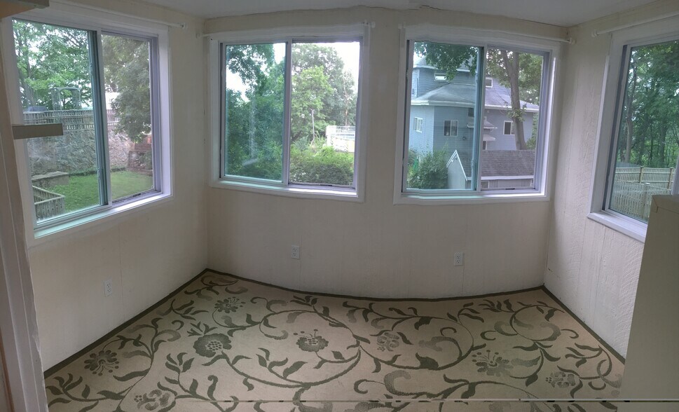 Building Photo - 6A Rock Glen Circle