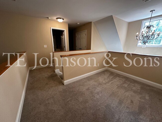 Building Photo - 1142 Folkstone Ridge Ln
