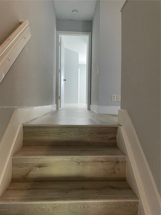 Building Photo - 2469 Cordoba Bend