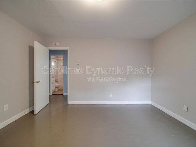 Building Photo - 325 S Gardner Ave