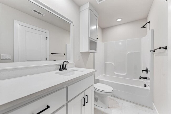 Building Photo - 1841 Utopia St