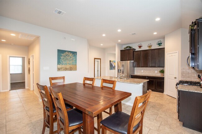 Building Photo - 1634 Analy Ct