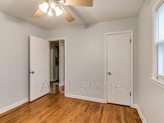 Building Photo - 630 Villa Dr