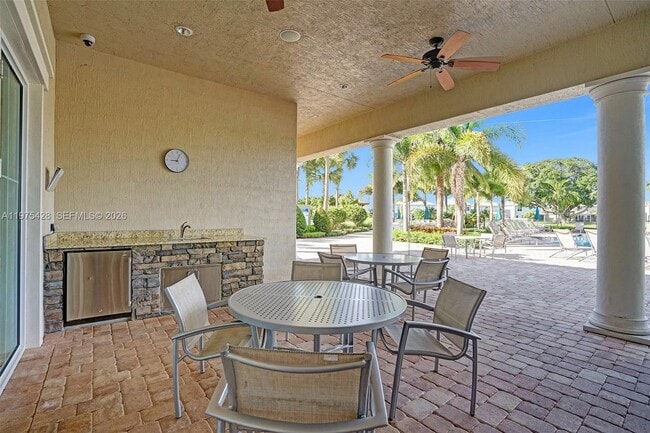 Building Photo - 4764 Eucalyptus Dr