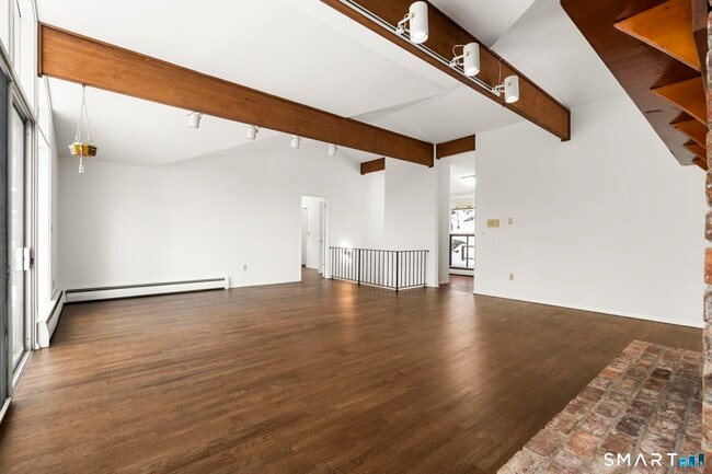 Building Photo - 304 Olmstead Hill Rd