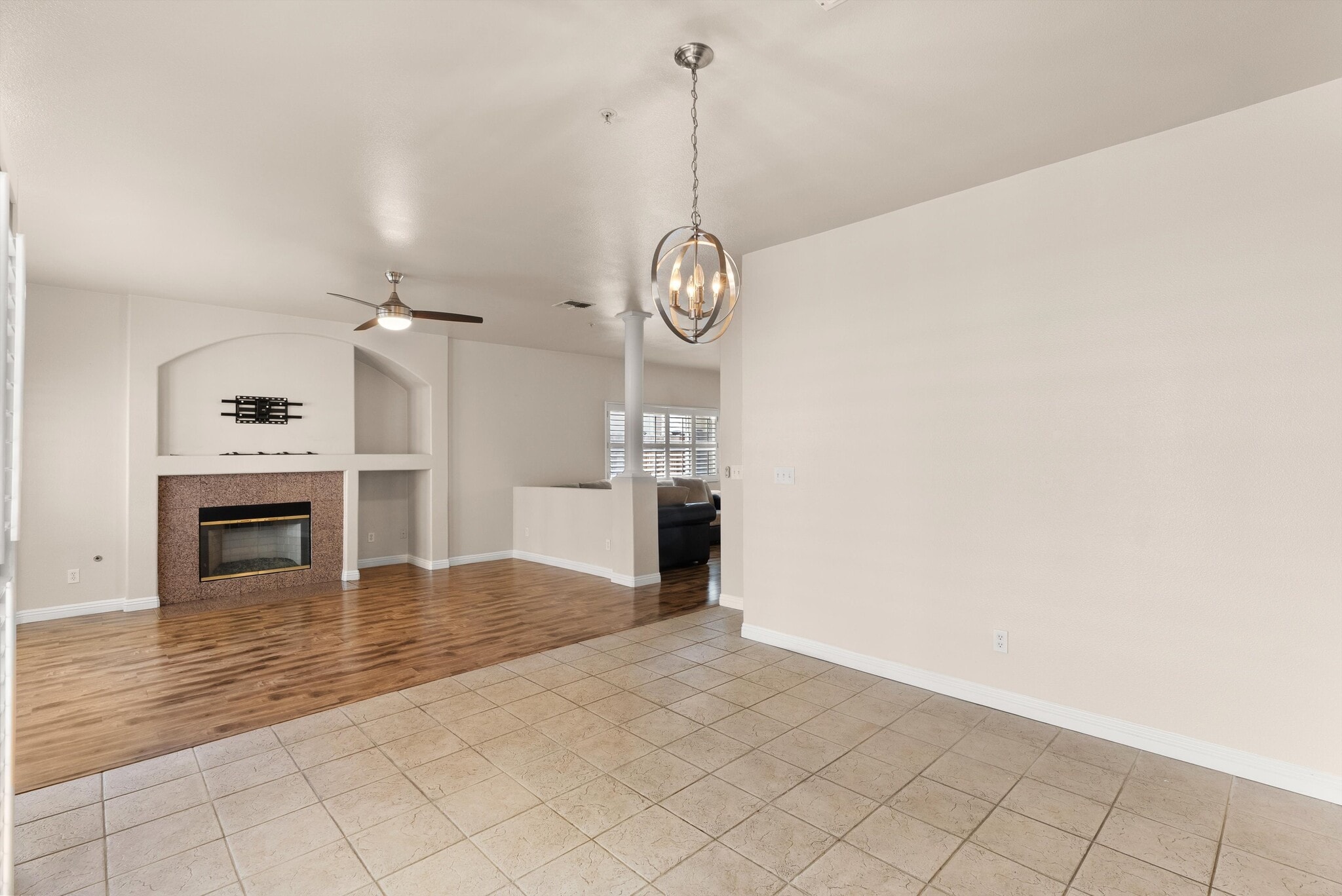 Building Photo - 15804 Crest Ln