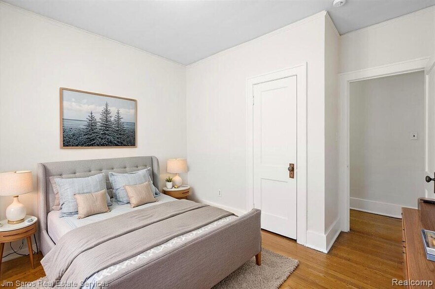 Building Photo - 981 Beaconsfield Ave