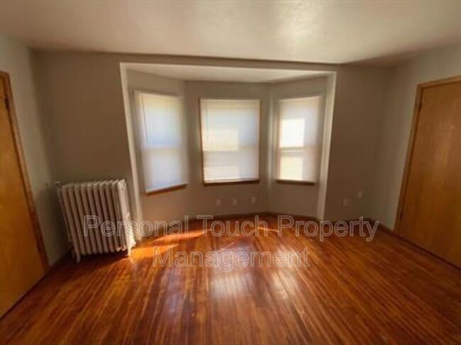 Building Photo - 1026 N University Dr