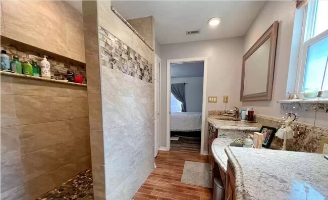 Master bath - 21 Ruby Cir