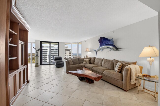 Building Photo - 2917 S Ocean Blvd
