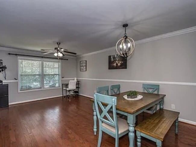 Building Photo - 450 Laurel Mist Ln