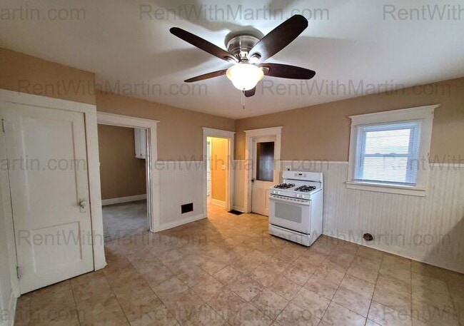 Building Photo - 201 2nd St