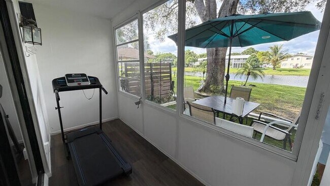 Building Photo - 102 Westbury E