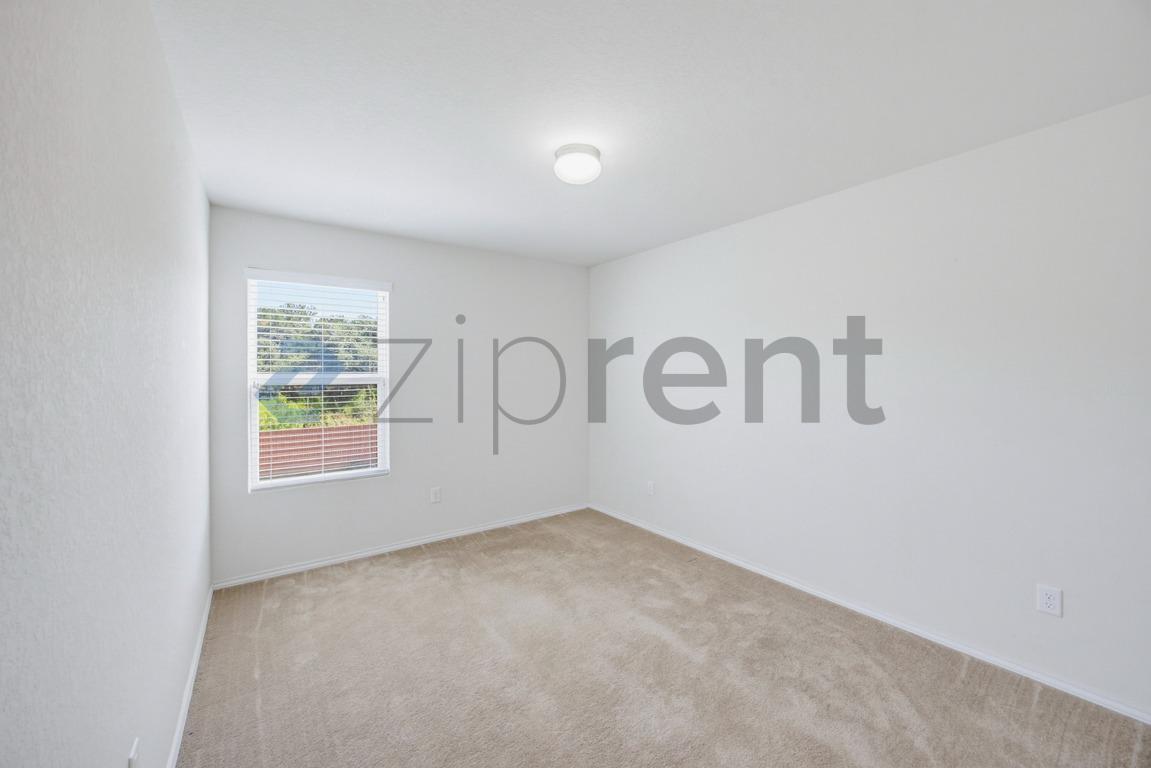 Building Photo - Unit