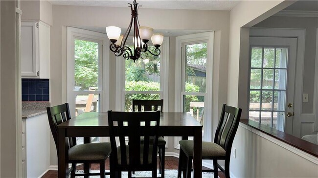 Building Photo - 4603 Villa Chase Dr NE