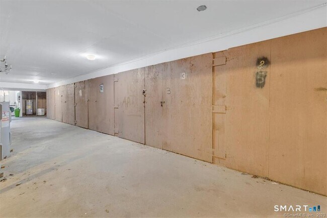 Building Photo - 165 South St