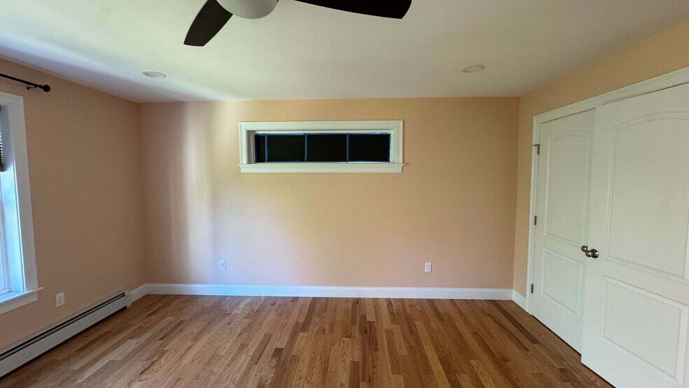 Building Photo - 38 Gristmill Ln