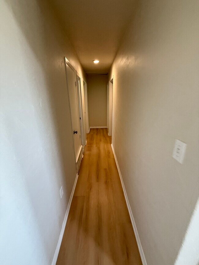 Building Photo - 604 Overlook Dr