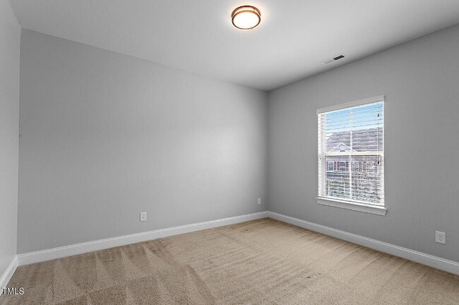Building Photo - 2120 Glade Valley Ln