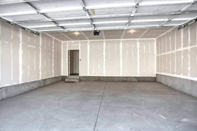 Building Photo - 5667 Island Ridge Dr