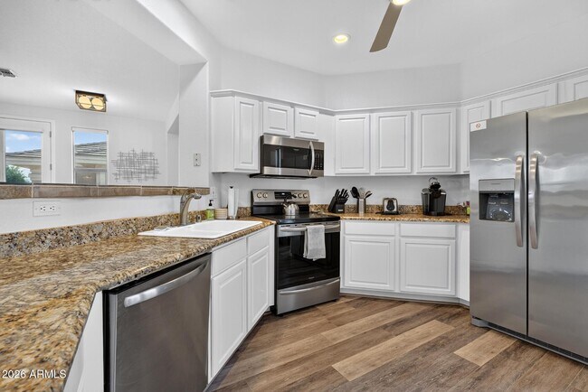 Building Photo - 15221 N Clubgate Dr