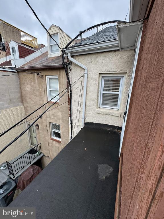 Building Photo - 1008 Stiles St