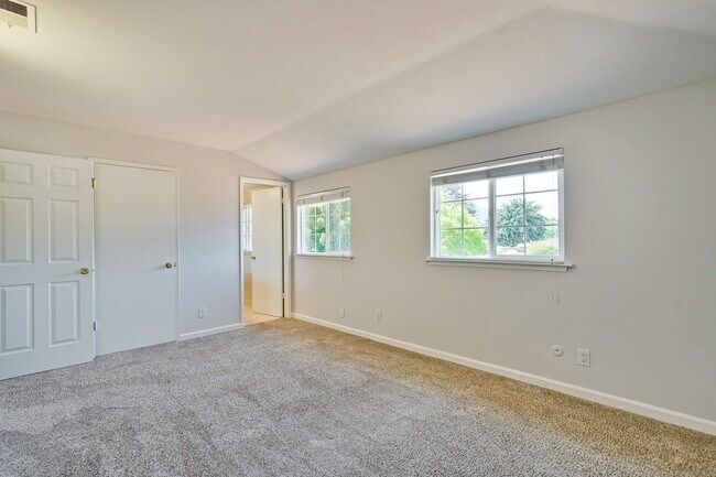 Building Photo - Spacious 3-Bed Almaden Valley Home with Bo...