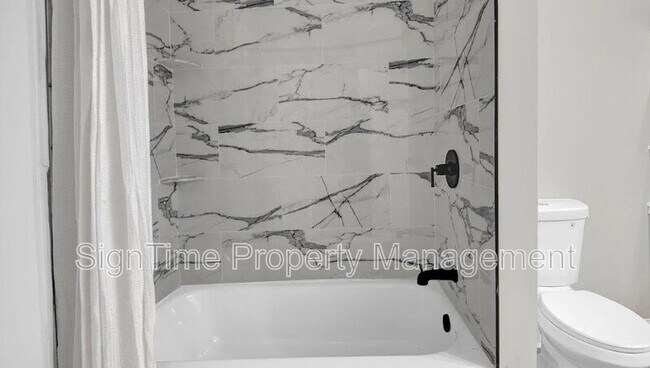 Building Photo - 12 S Main St