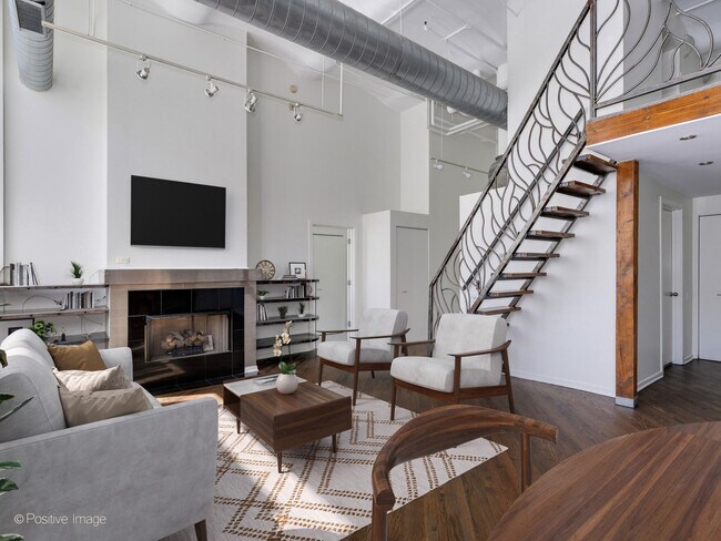 Building Photo - 500 S Clinton St