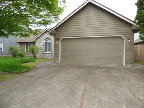 Building Photo - 3 Bed 2 bath home in North Salem!