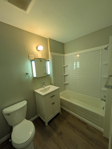 Upstairs Bathroom - 1432 Childs Ave
