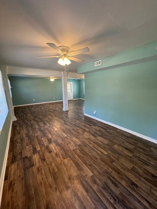 Building Photo - Beautiful Home in a quiet country setting