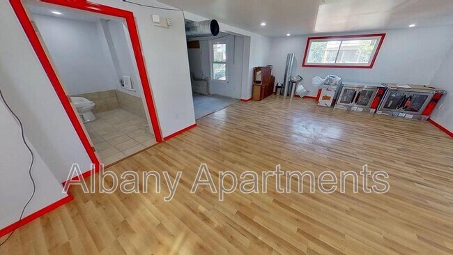 Building Photo - 4 Ten Eyck Ave