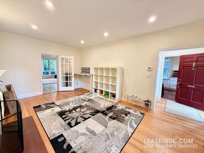 Building Photo - 4825 Butterworth Pl NW