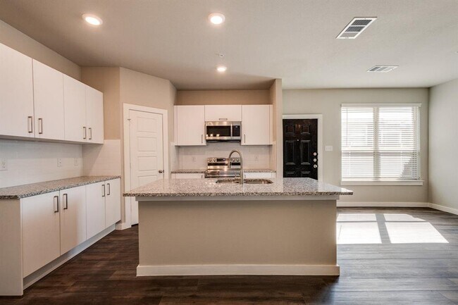 Building Photo - 714 Fallow Dr