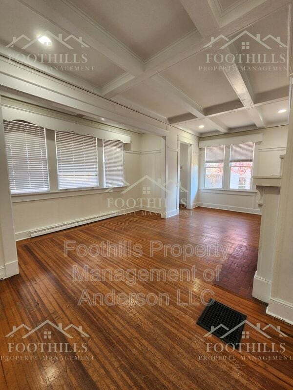 Building Photo - 306 E Calhoun St