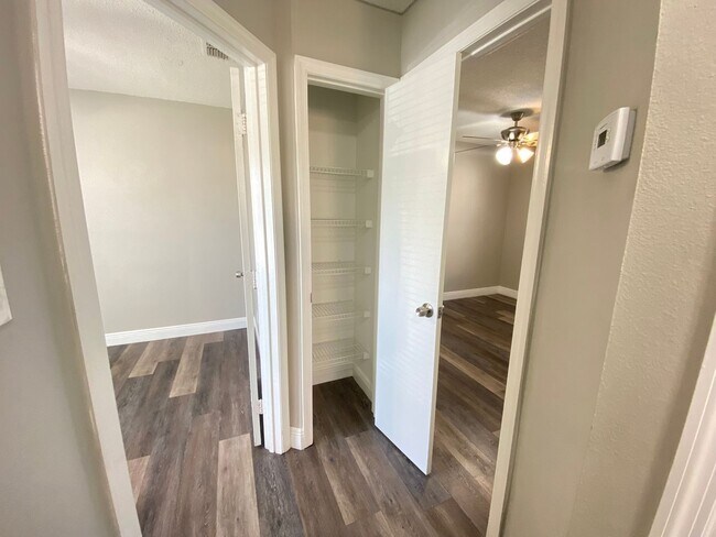 Building Photo - 2439 Harbor Town Dr