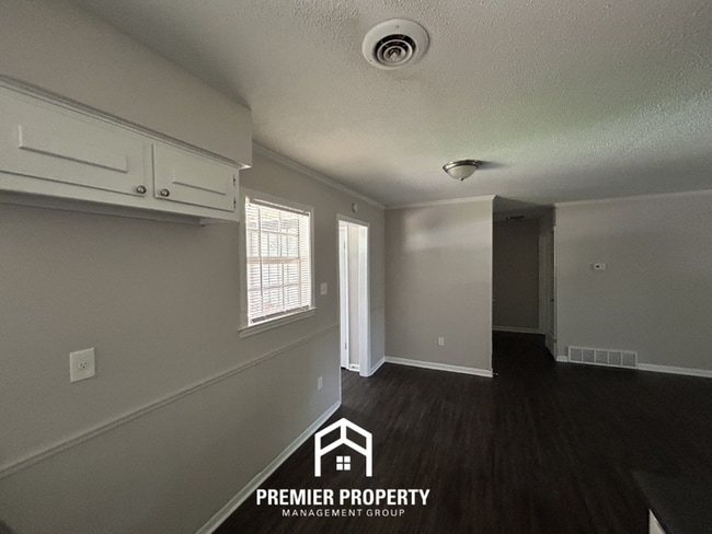 Building Photo - Charming 3BR/2BA Horn Lake Home | Hardwood Floors, 2-Car Garage & Fenced Yard