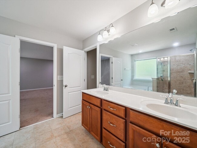 Building Photo - 10327 Rutledge Ridge Dr NW